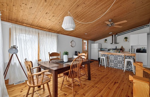 Val-des-Monts Cottage | 2 Cottages Side by Side on Prestigious Lac St.Pierre