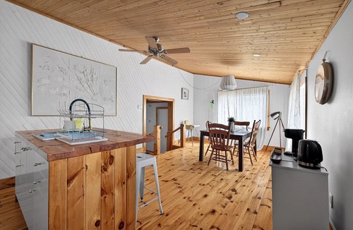 Val-des-Monts Cottage | 2 Cottages Side by Side on Prestigious Lac St.Pierre