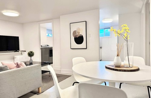 Saint-Sacrement Apartment | 4 Large Rooms City Centre