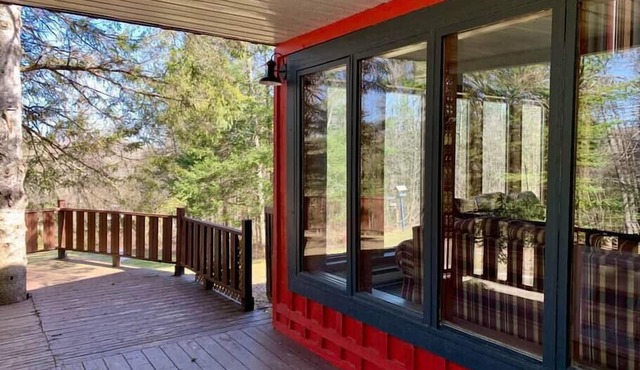 The Natura Eastman -20 people with spa-4 acres
