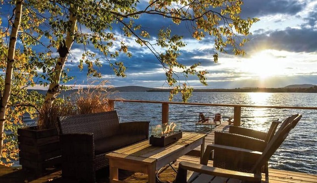 Chalet with unique Sauna on Brome Lake