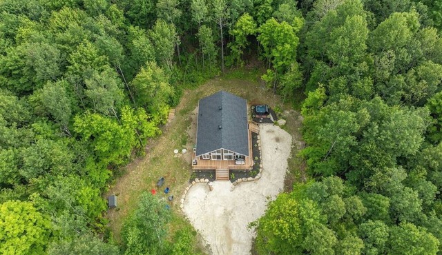 Chalet Serenity| Hot Tub | Lake Access |Pool Table