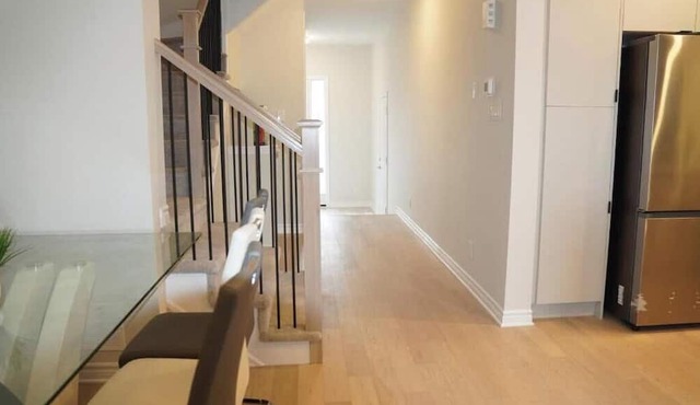 Clean, beautiful and spacious home close to gyms, malls and restaurants