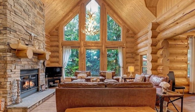 Fiddler Lake Resort: Lake Access, Private Jacuzzi