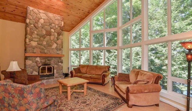 Cardinal Grant with Hot tub booking the Summer of 2024.Located in Arden Ontario