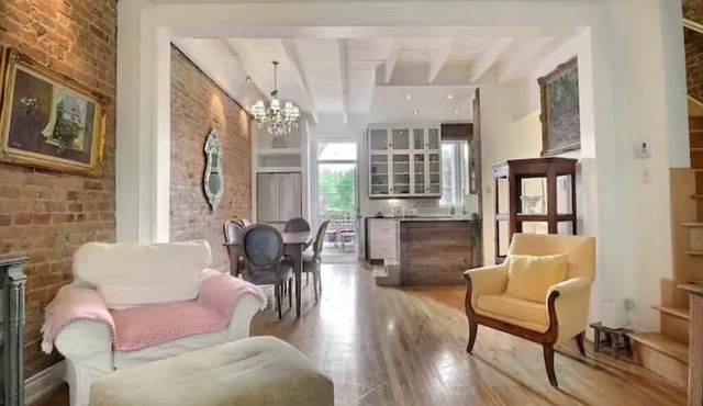 3 story victorian house with 2 private parkings