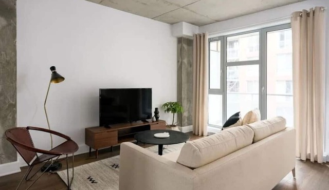 Place-Des-Arts 1-Bedroom Condo