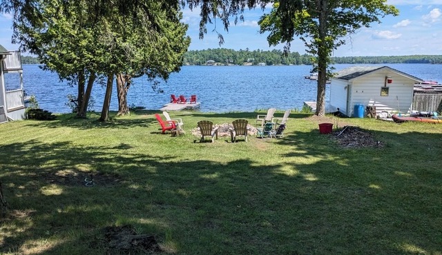 Lakefront cottagenTrue cottage charm.wide open lake views
