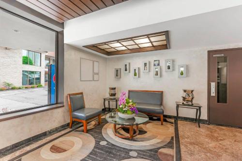 Quality Hotel Fallsview Cascade 